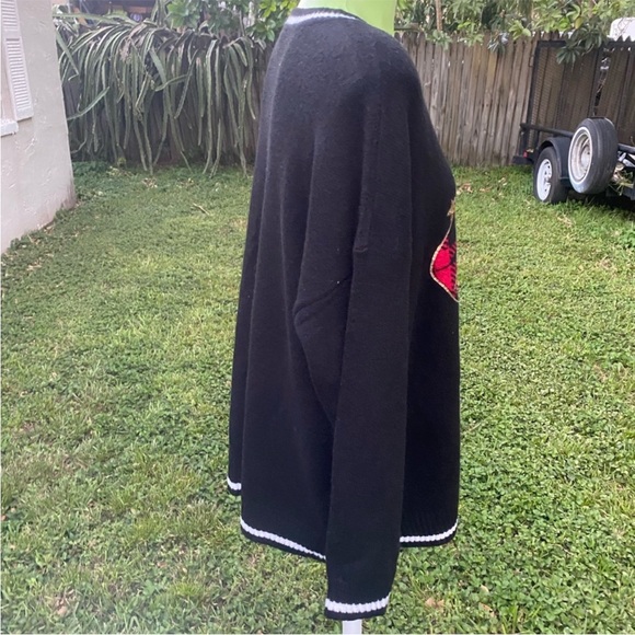 Torrid Women’s Crewneck Sweater Star Lips Size 1X NWT - Picture 5 of 7